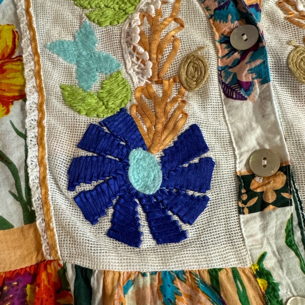 XL Parsley & Sage White and blue midi dress with multi colored floral print. XL - Picture 8 of 13